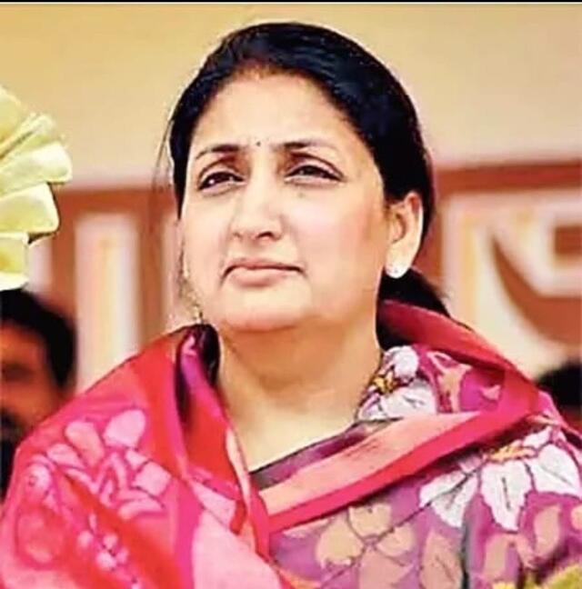 మహారాష్ట్ర డిప్యూటీ సీఎంగా సునేత్ర పవార్