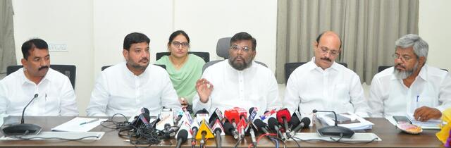 వక్ఫ్ ఆస్తులను కాపాడటం, ఆదాయాన్ని పెంచడం ముఖ్యం
