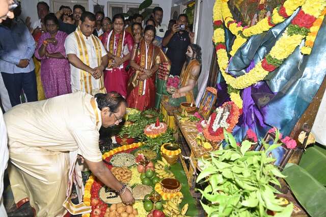 ఇంద్రకీలాద్రిపై త్రయాహ్నిక వరుణ యాగం