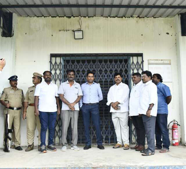 ఈవీఎం, వీవీప్యాట్ గోదాముకు ప‌టిష్ట భ‌ద్ర‌త‌