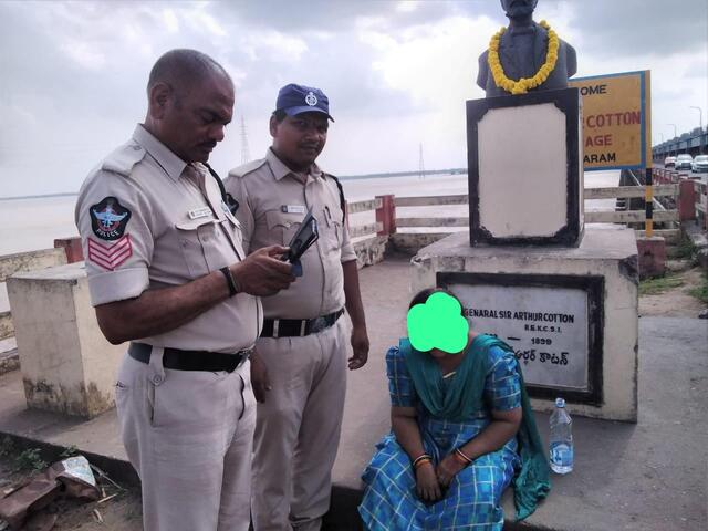 112కు కాల్.. తక్షణమే ప్రాణాలు కాపాడిన పోలీసులు
