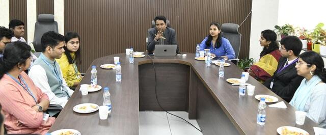 క్షేత్రస్థాయి పర్యటనకు ట్రెయినీ ఐఏఎస్ లు
