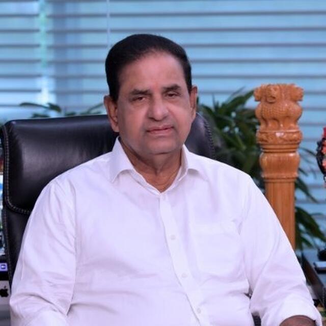 శ్రీవారి దర్శన టిక్కెట్లు కోసం దళారీలను నమ్మొద్దు
