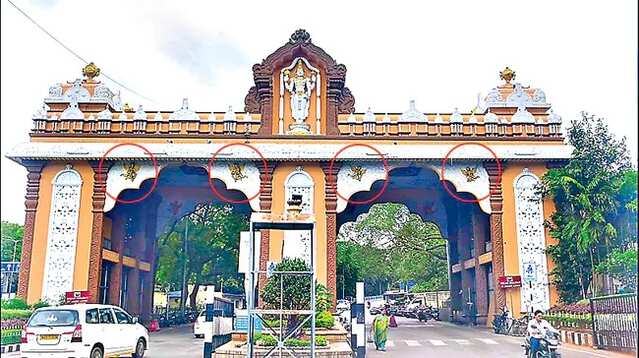 అలిపిరిలోని ఆర్చ్‌పై  గంధర్వుల బొమ్మలే!