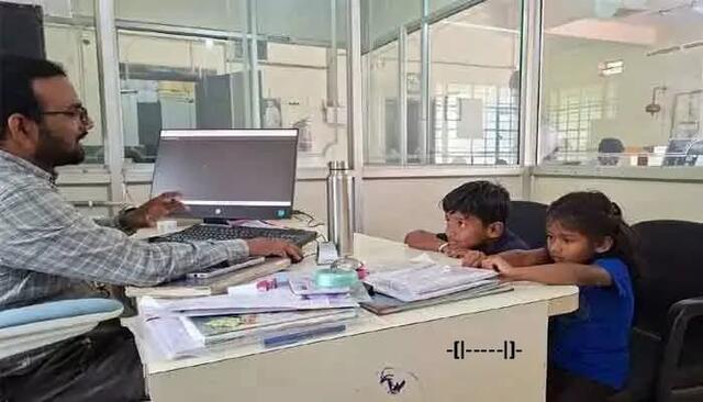 సైకిల్‌కు లోనిస్తారా.. ఇద్దరు బుడతల హుషారు