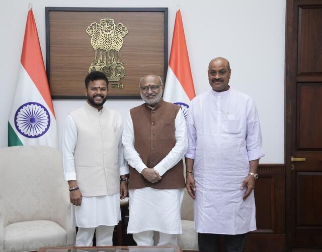 ఉపరాష్ట్రపతితో కేంద్ర, రాష్ట్ర మంత్రుల భేటీ