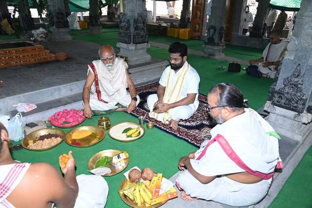 దుర్గ గుడిలో శాకంబరీ ఉత్సవాలు ప్రారంభం