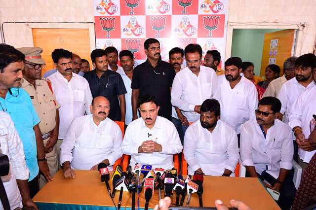 ఆర్థిక ఇబ్బందులు ఉన్న సంక్షేమ పథకాలు