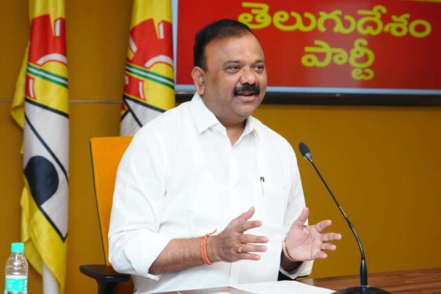 పేదలకు కార్పొరేట్ వైద్య సేవలను ఎందుకు అడ్డుకుంటున్నారు?