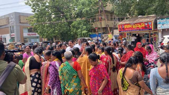 విజయవాడలో మహిళల నిరసన