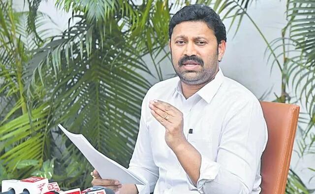 డీఎస్సీలో భారీ అక్రమాలు