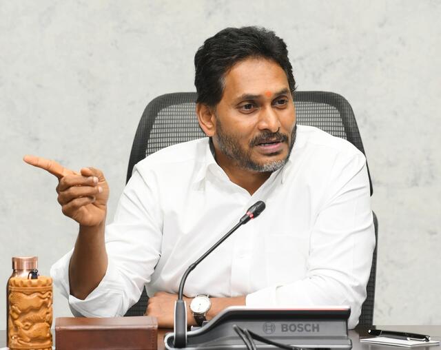 తప్పు చేసిన వారికి సినిమా చూపిస్తా
