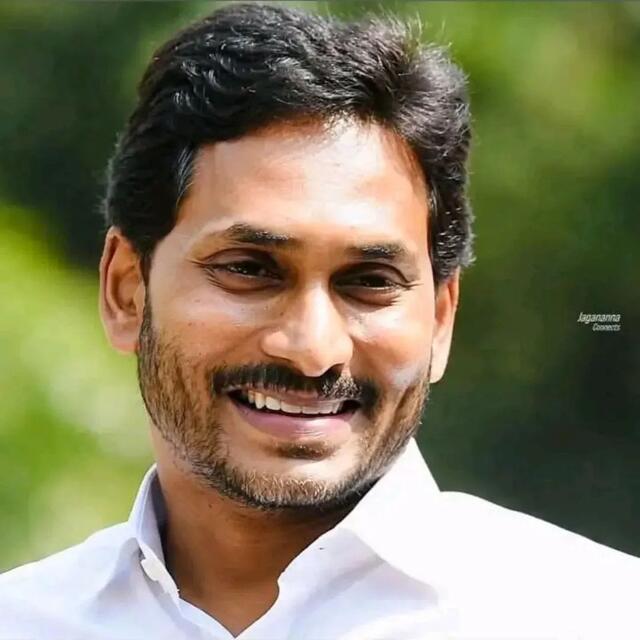 పులివెందులలో జగన్‌ పర్యటన