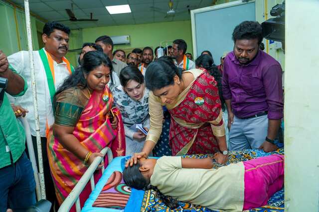 బిడ్డల అరోగ్య పరిస్థితి చూసి షాక్ అయ్యా: వైఎస్ షర్మిల