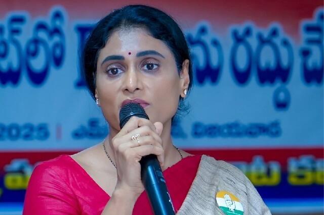 "చెప్పేవి శ్రీరంగనీతులు.. చేసేవి దొంగ పనులు".. షర్మిల ఫైర్