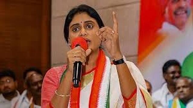 ఆరోగ్యశ్రీ బకాయిలపై షర్మిల మండిపాటు